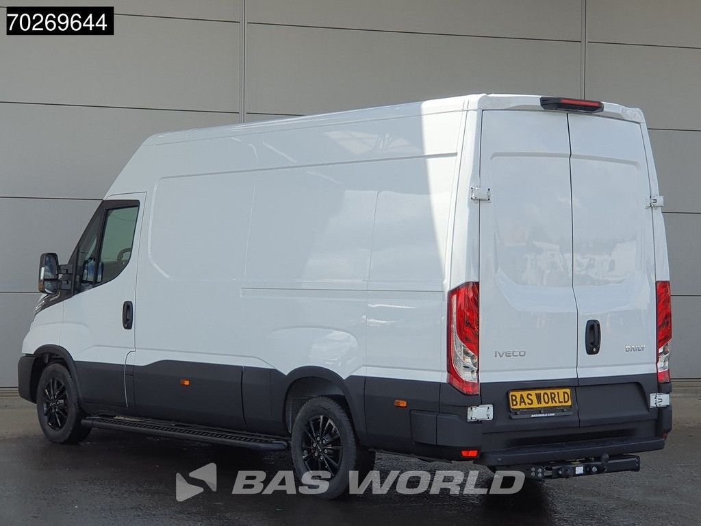 Iveco Daily 35S21 3.0L Automaat Black Edition 2025 model L2H2 Trekhaak Tacho ACC LED CarPlay Velgen Camera 12m3 Klima AHK