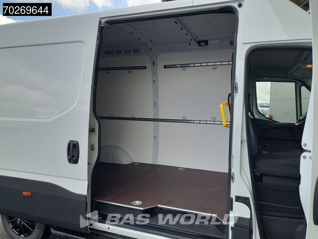 Iveco Daily 35S21 3.0L Automaat Black Edition 2025 model L2H2 Trekhaak Tacho ACC LED CarPlay Velgen Camera 12m3 Klima AHK