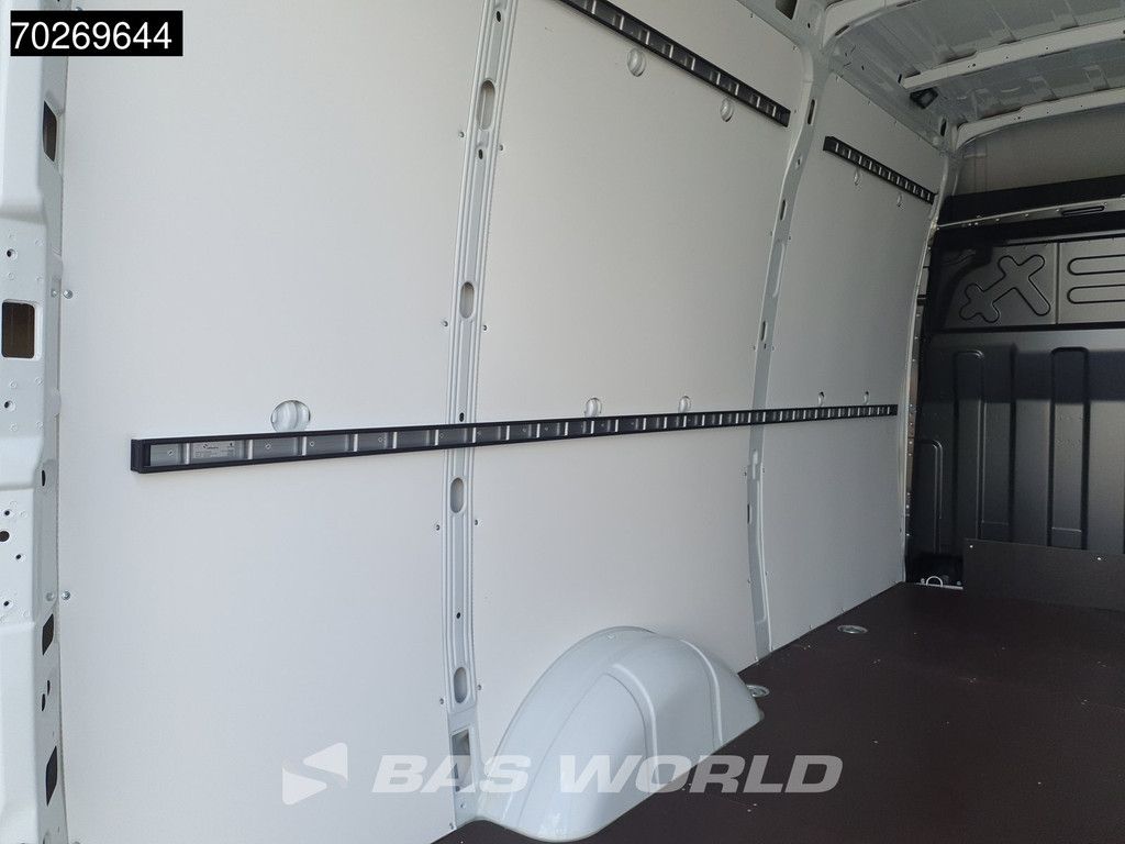 Iveco Daily 35S21 3.0L Automaat Black Edition 2025 model L2H2 Trekhaak Tacho ACC LED CarPlay Velgen Camera 12m3 Klima AHK