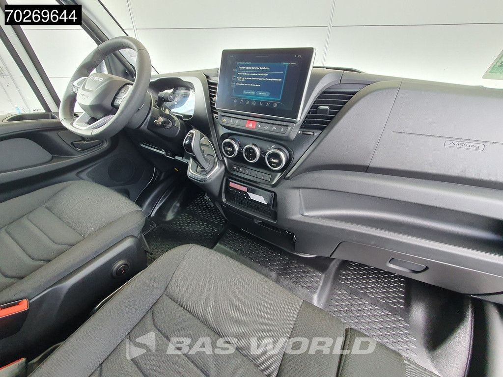 Iveco Daily 35S21 3.0L Automaat Black Edition 2025 model L2H2 Trekhaak Tacho ACC LED CarPlay Velgen Camera 12m3 Klima AHK