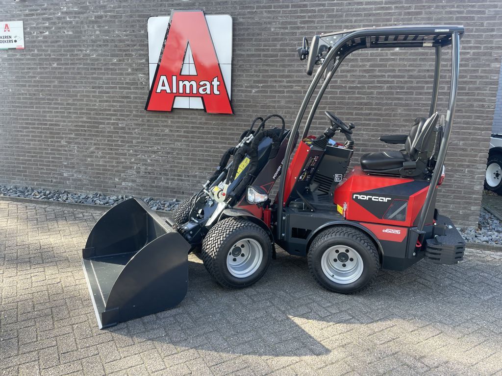 Norcar A6226 Automative Shovel