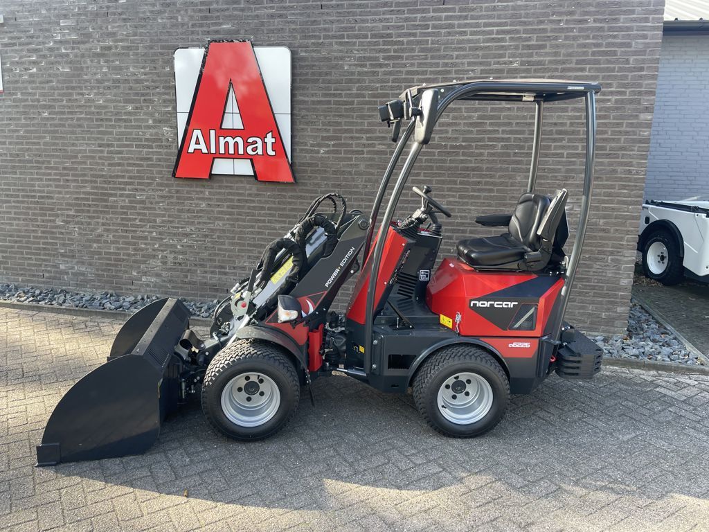 Norcar A6226 Automative Shovel