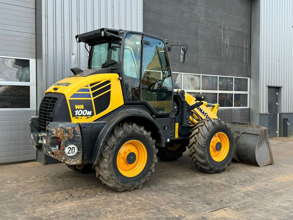 Komatsu WA100M-8EO - New Tires