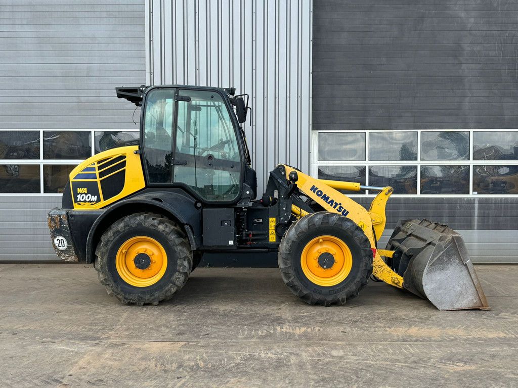 Komatsu WA100M-8EO - New Tires