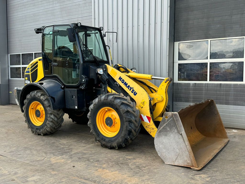 Komatsu WA100M-8EO - New Tires
