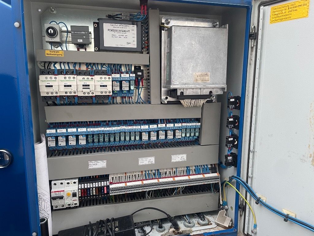 Böcker AHK 30/1600