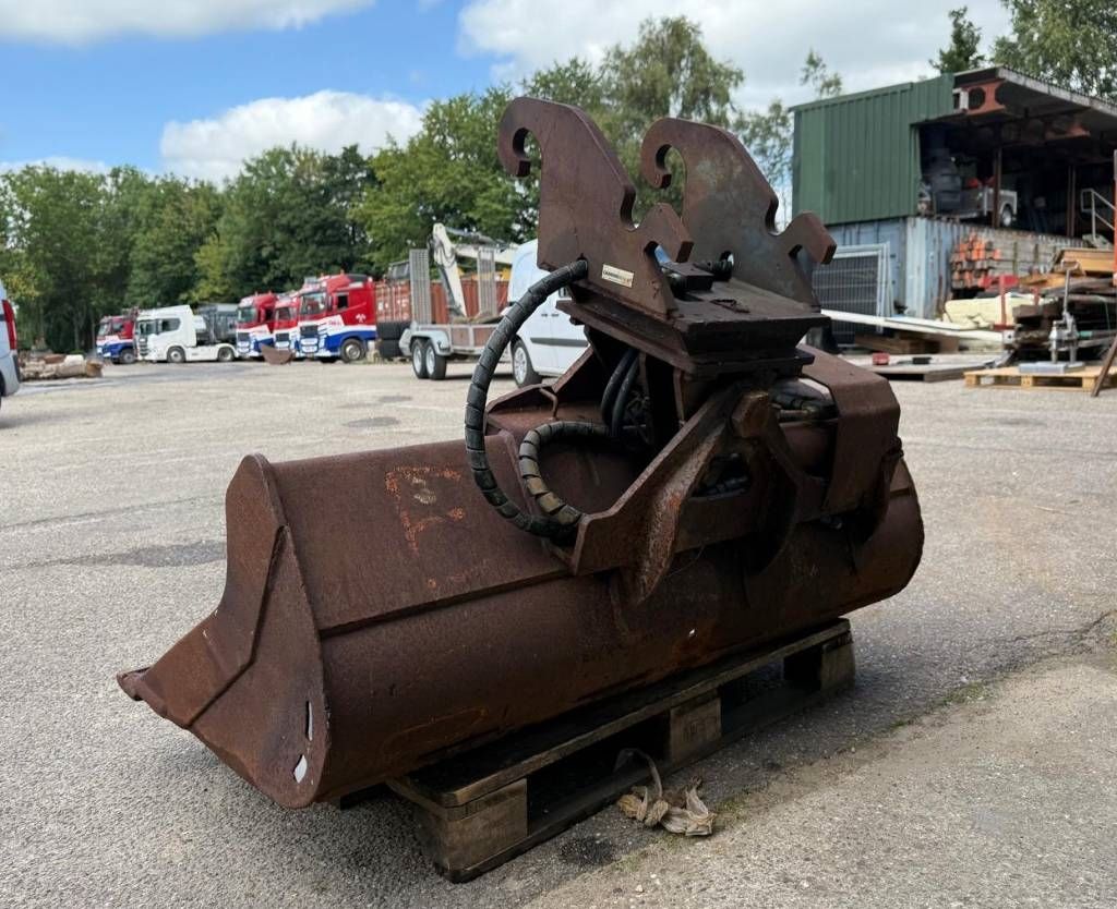 Cangini Benne CW10 tiltbucket / schwenklöffel / kantelbak