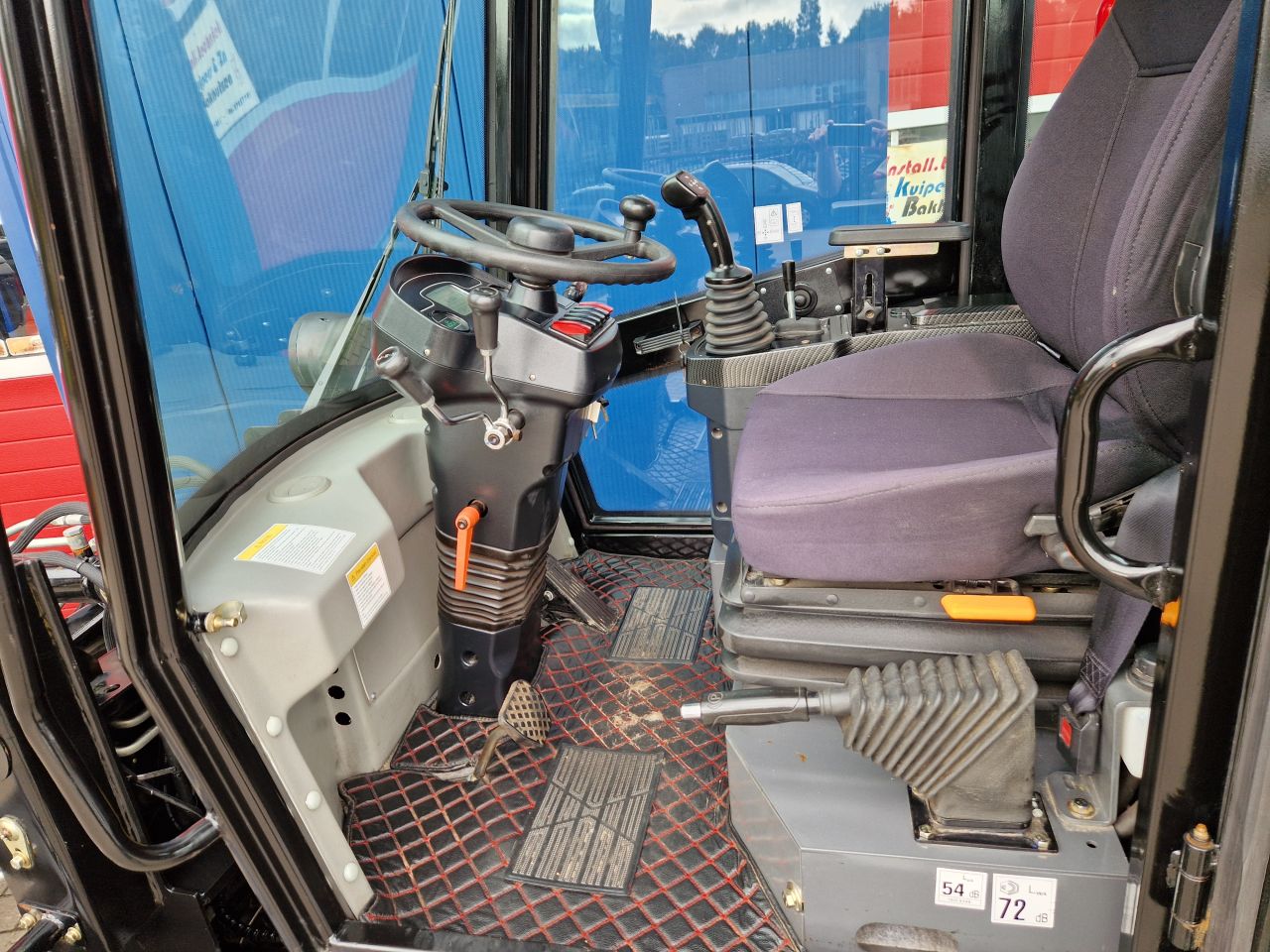 WOLF WL80 SHOVEL BJ2023 SLECHTS 193 UUR MET KENTEKEN