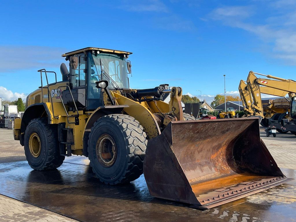 Caterpillar 966