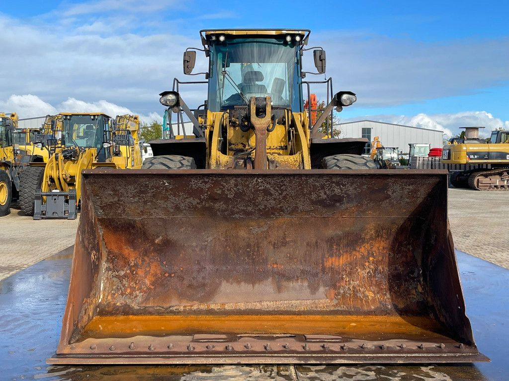Caterpillar 966