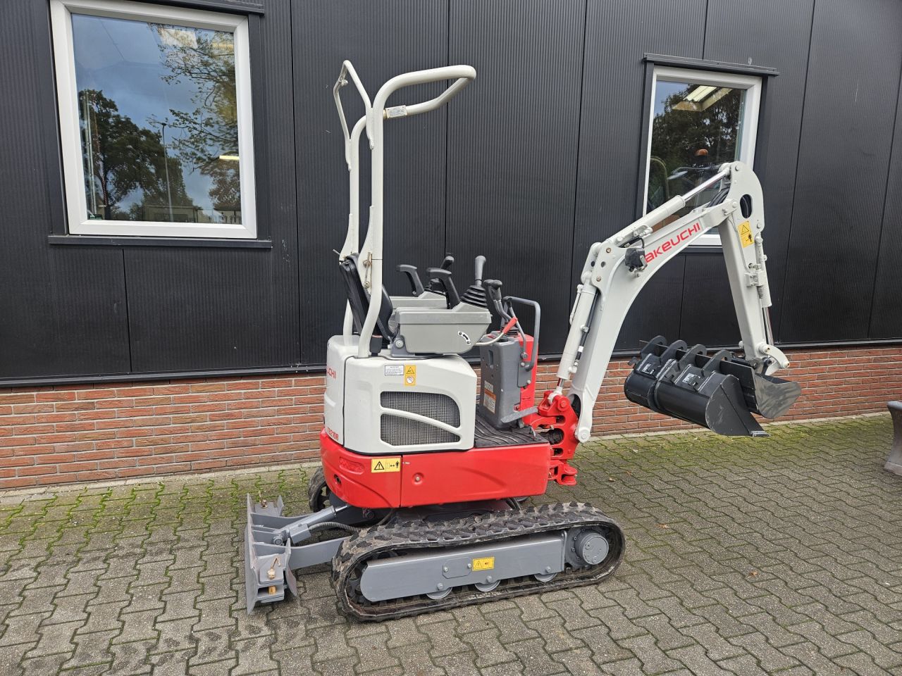 Takeuchi TB210R - 550 uur