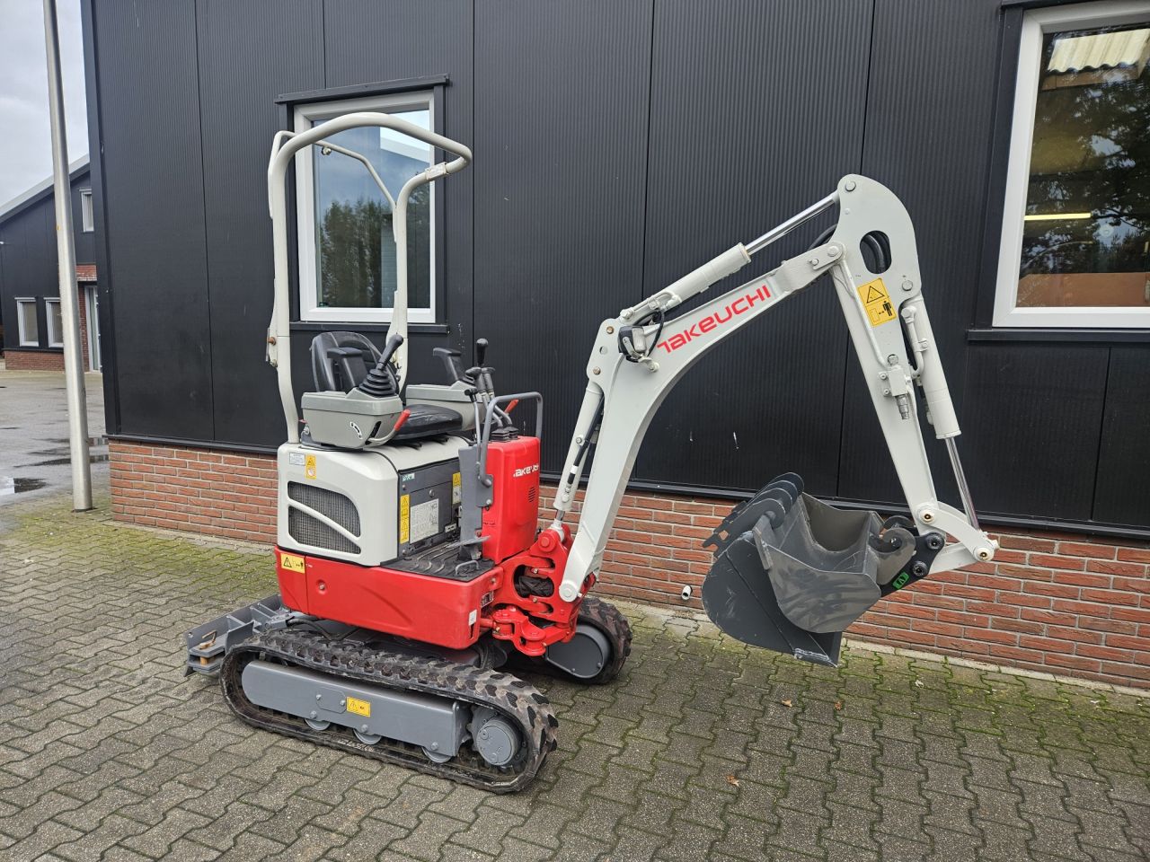 Takeuchi TB210R - 550 uur