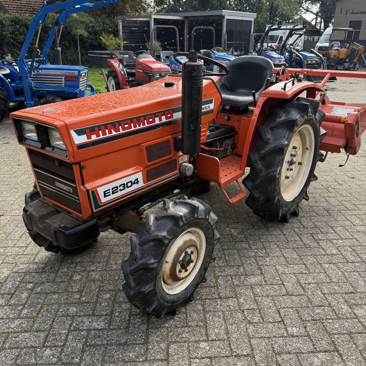 Hinomoto E2304 Met Frees