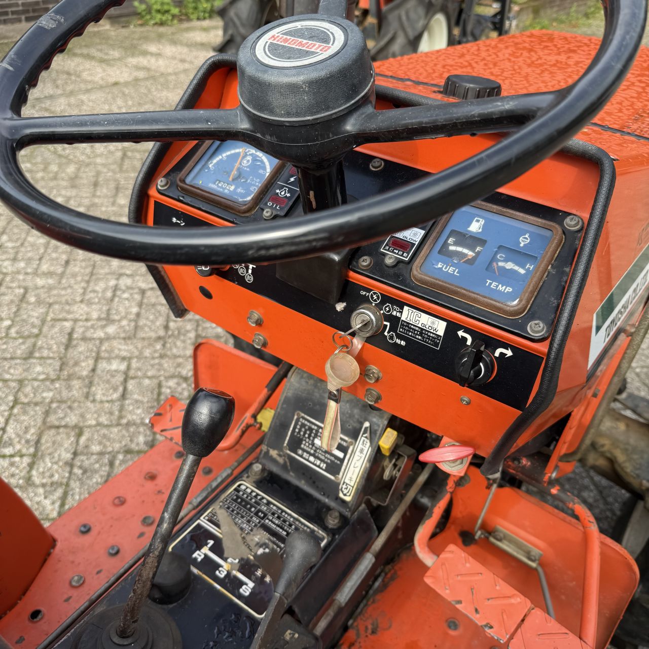 Hinomoto E2304 Met Frees