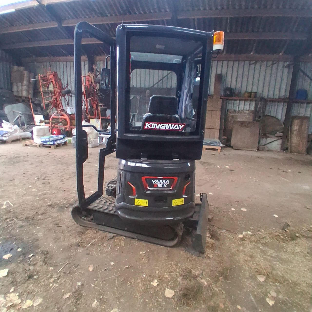 Gebruikte graafmachine Yama S15K 1500 KG met defect