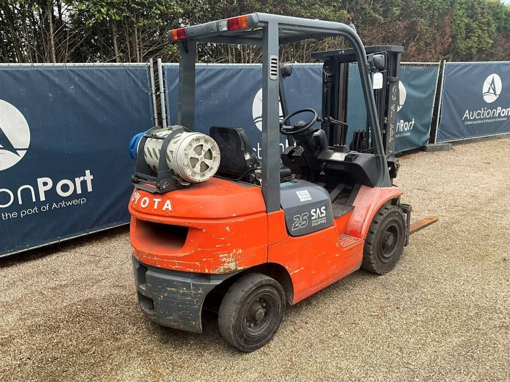Forklift Toyota 42-7FGF25 LPG 2500kg 2001