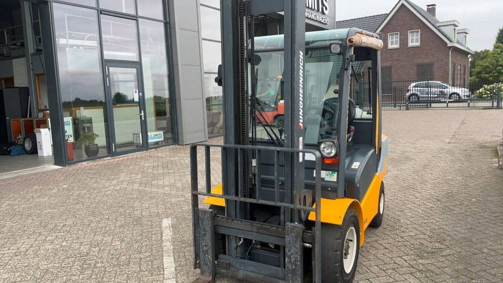 Forklift Jungheinrich TFG 430 LPG 3000kg 2005