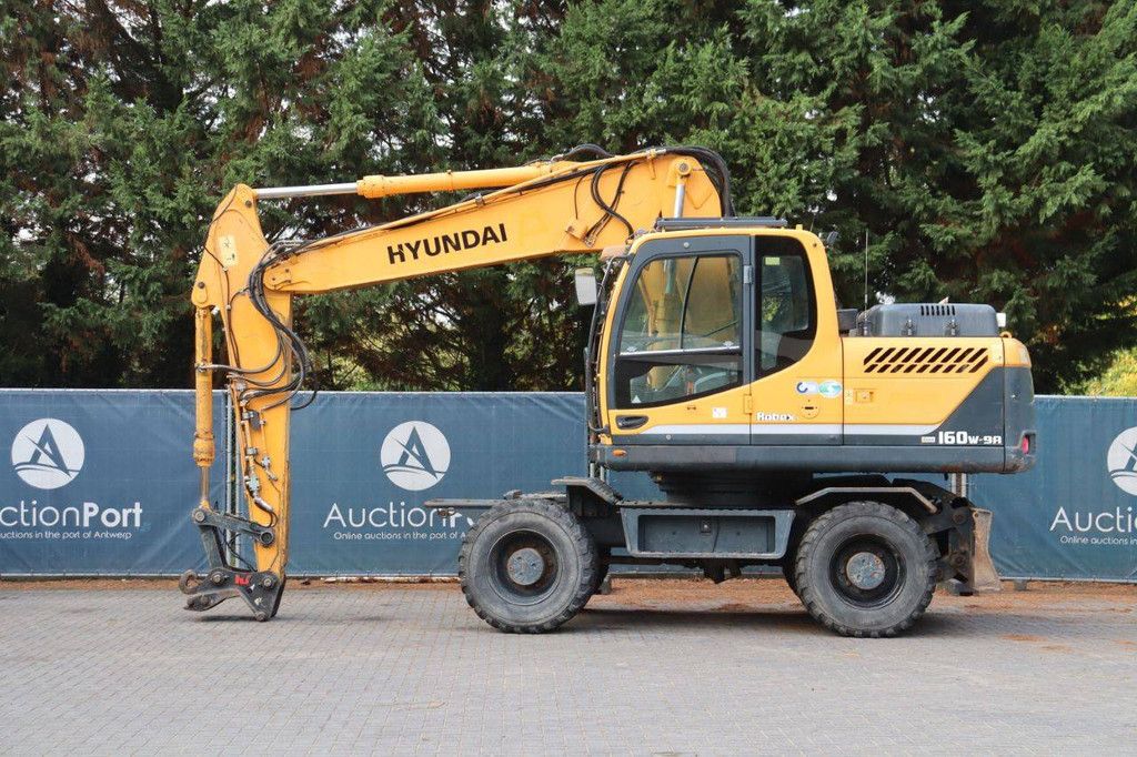 Hyundai R160W-9A Diesel Wheel Excavator 2016
