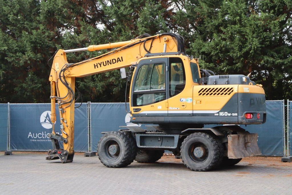 Hyundai R160W-9A Diesel Wheel Excavator 2016