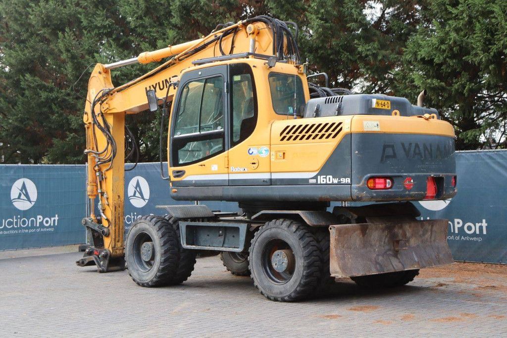 Hyundai R160W-9A Diesel Wheel Excavator 2016