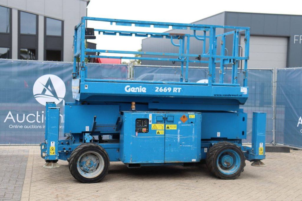 Scissor lift Genie GS2669RT Diesel 10m 2013