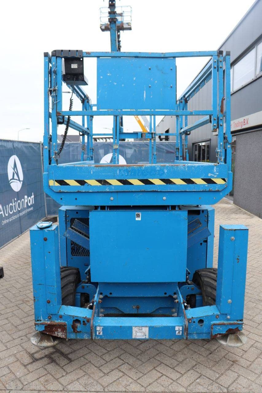 Scissor lift Genie GS2669RT Diesel 10m 2013