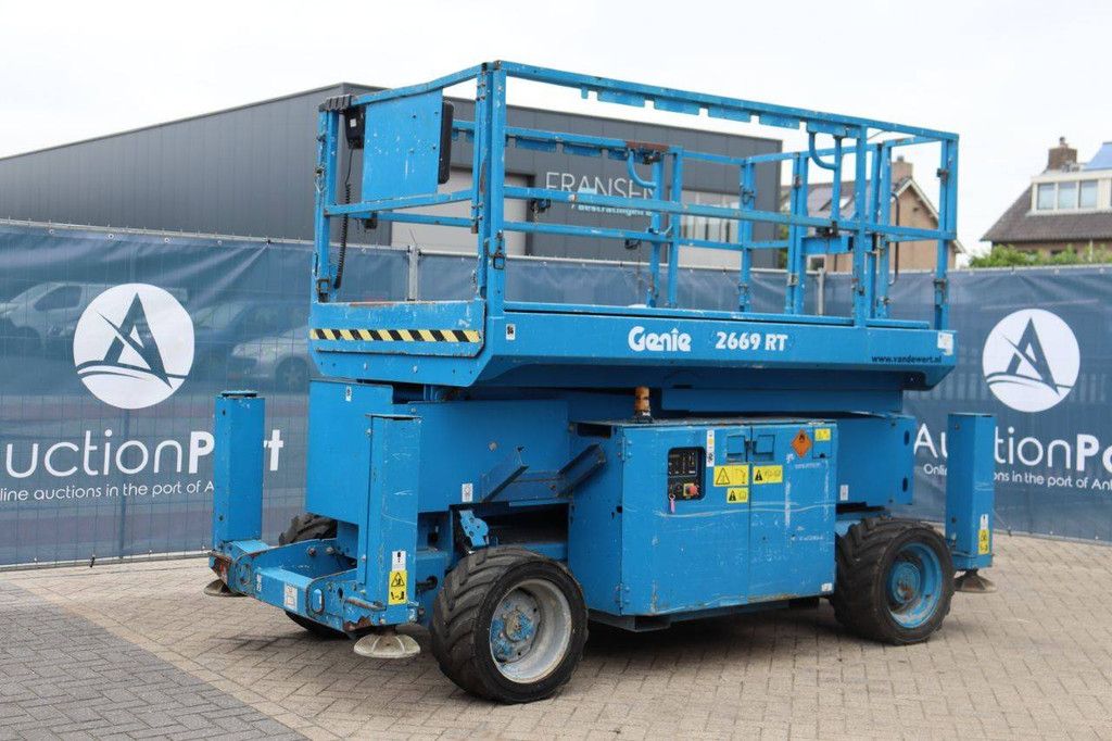 Scissor lift Genie GS2669RT Diesel 10m 2013