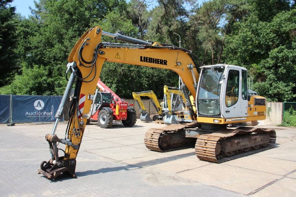 Crawler excavator Liebherr R 900 C Litronic Diesel 2012