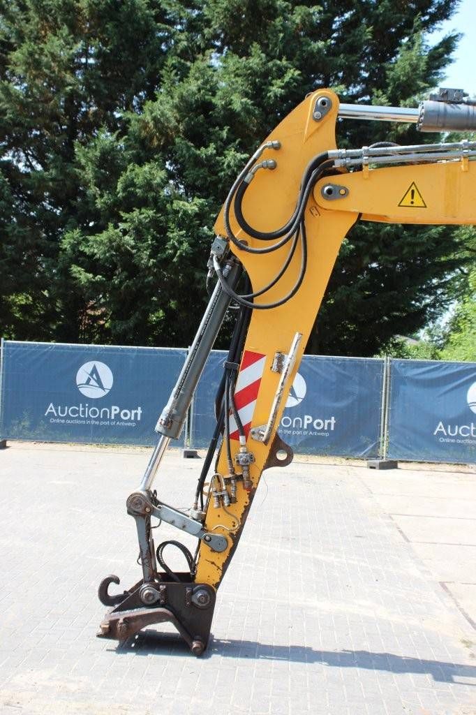 Crawler excavator Liebherr R 900 C Litronic Diesel 2012