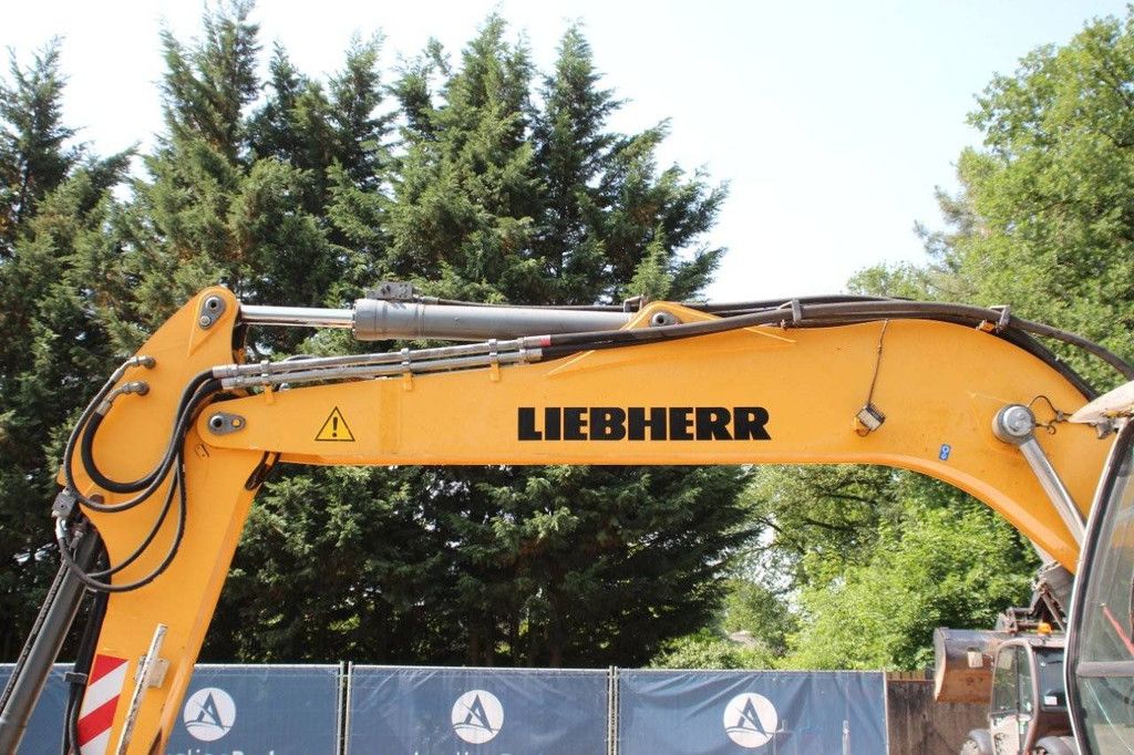 Crawler excavator Liebherr R 900 C Litronic Diesel 2012