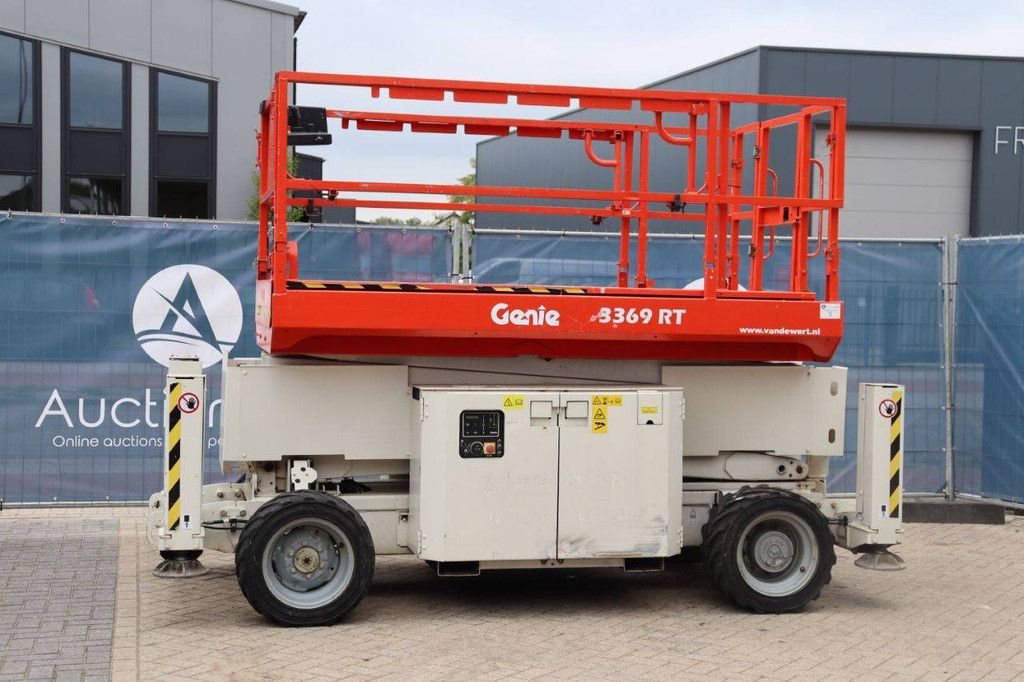 Scissor lift Genie GS3369RT Diesel 12m 2013