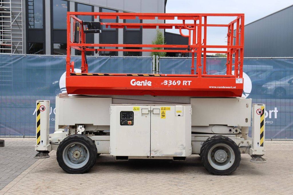 Scissor lift Genie GS3369RT Diesel 12m 2013