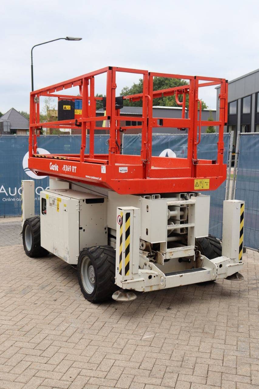 Scissor lift Genie GS3369RT Diesel 12m 2013