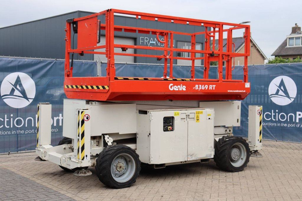 Scissor lift Genie GS3369RT Diesel 12m 2013