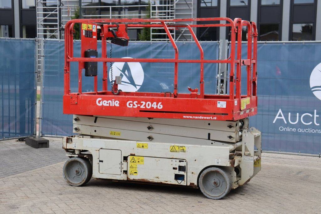 Scissor lift Genie GS-2046 Electric 8m 2012
