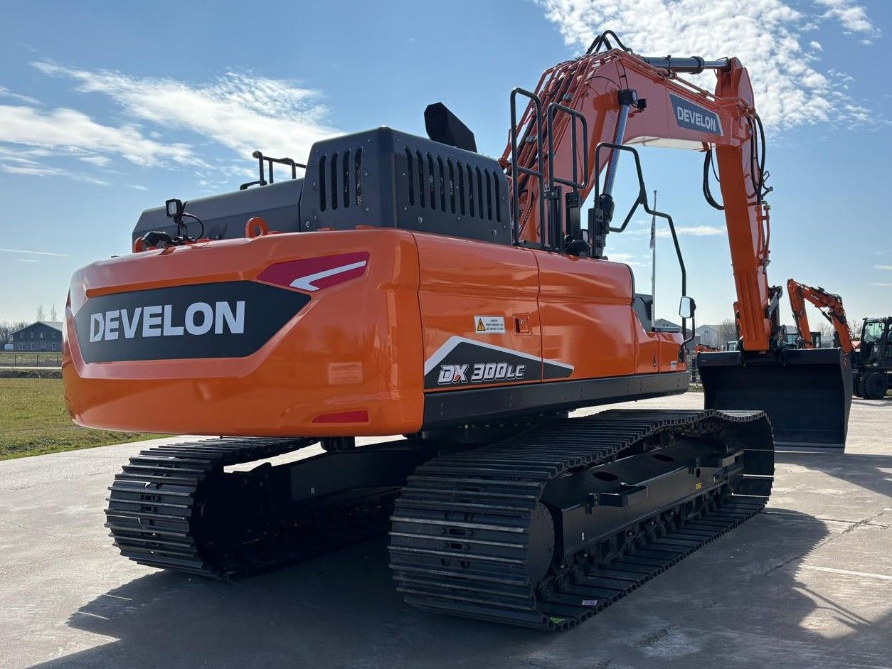 Develon DX300LC-7