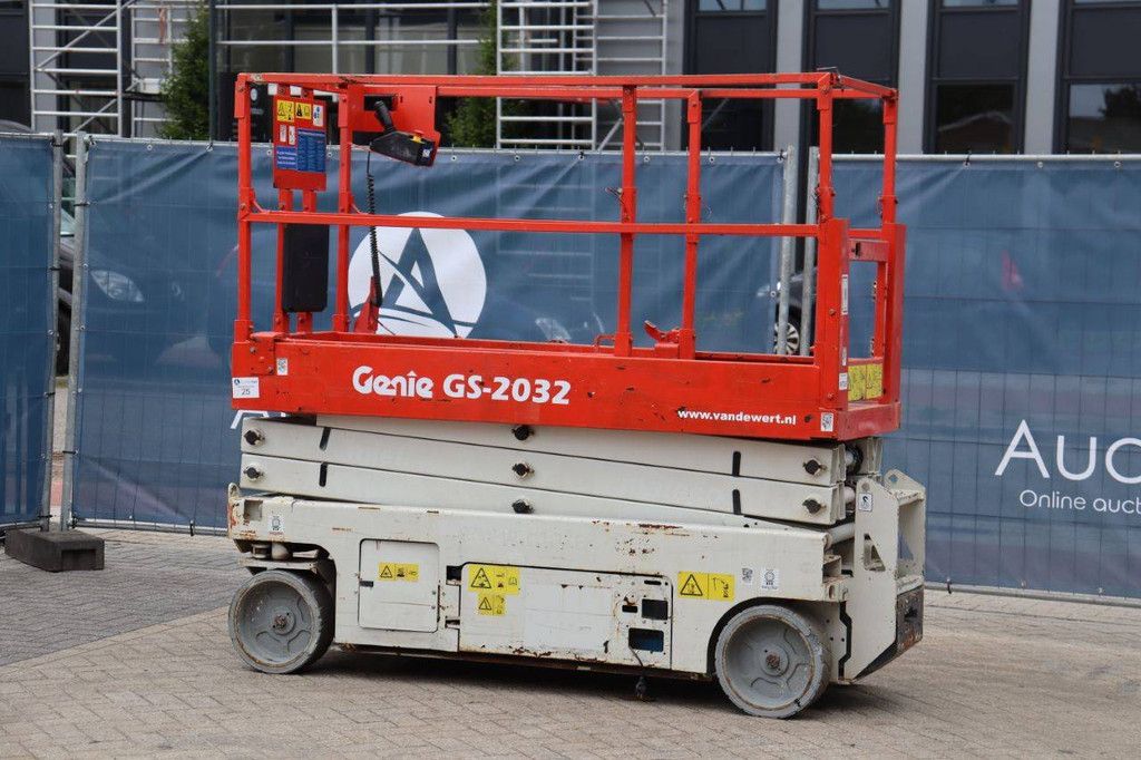 Scissor lift Genie GS-2032 Electric 8m 2013