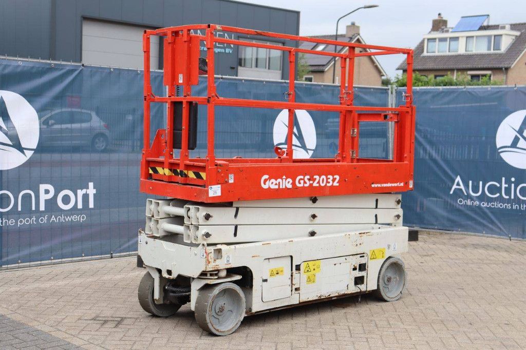 Scissor lift Genie GS-2032 Electric 8m 2013