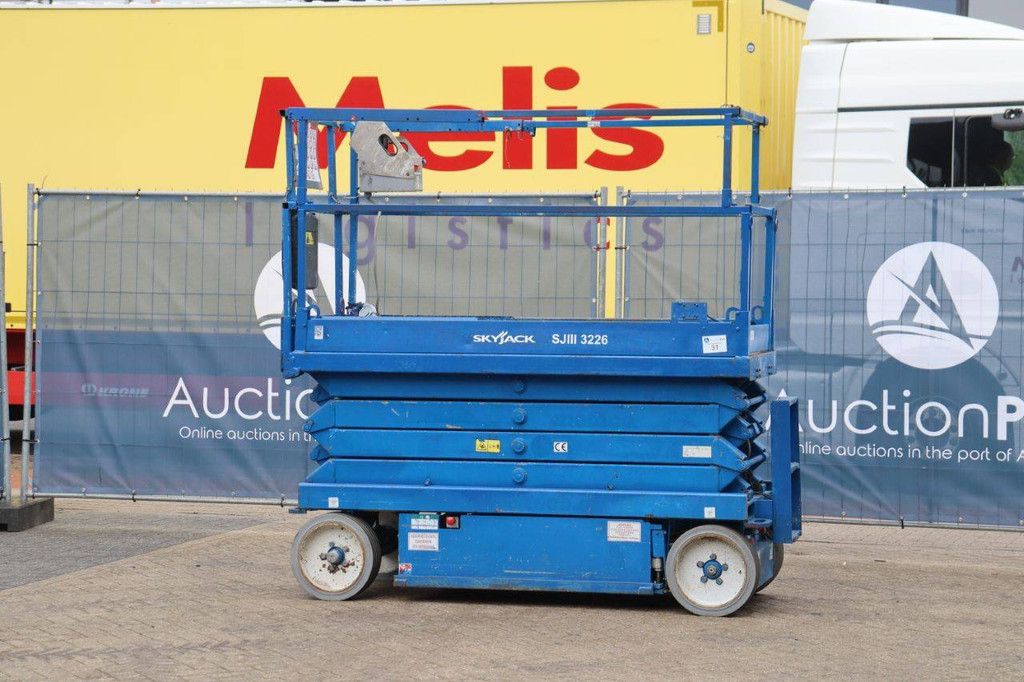 Scherenbühne Skyjack SJIII 3226 Elektro 9,9m 2015