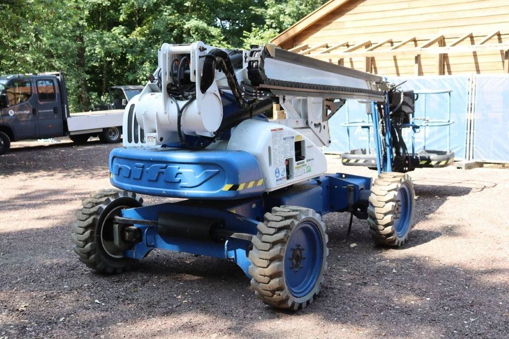Articulating boom lift Niftylift HR21D 4x4 Diesel 20.8m 2010