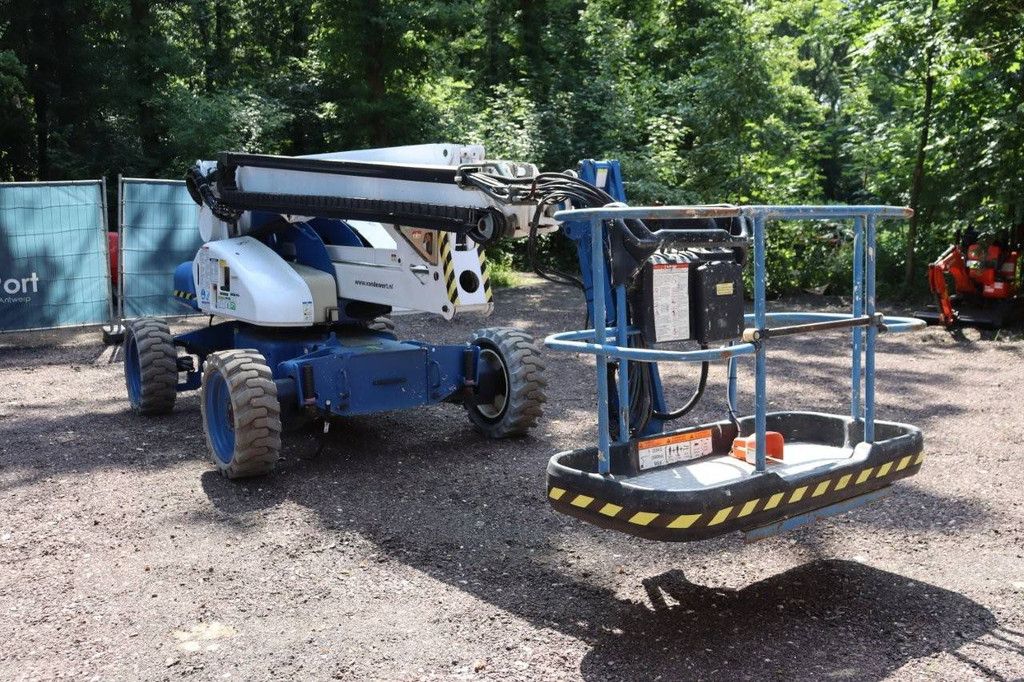 Articulating boom lift Niftylift HR21D 4x4 Diesel 20.8m 2010