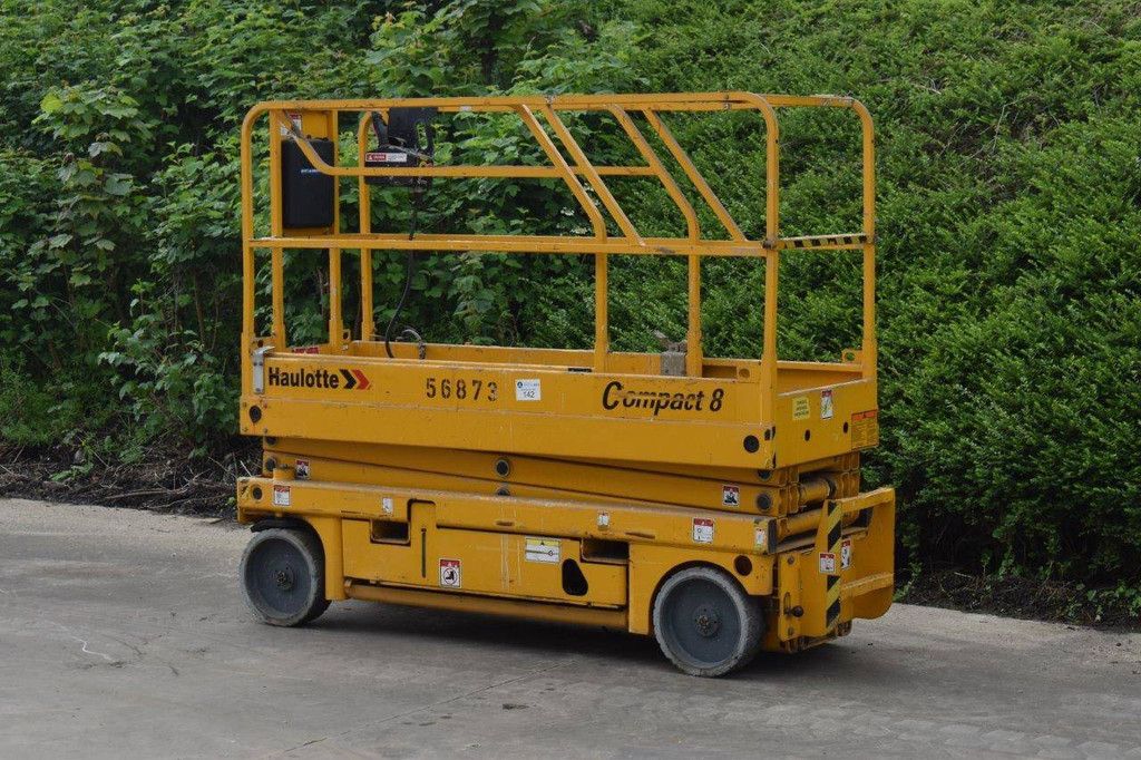 Scherenbühne Haulotte Compact 8 Electric 8m 2007