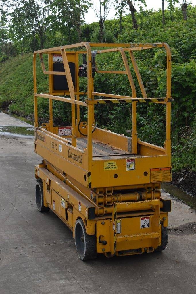 Scherenbühne Haulotte Compact 8 Electric 8m 2007