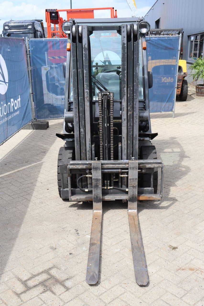 Gabelstapler Nissan UD02A25PQ LPG 2500kg 4,3m 2006