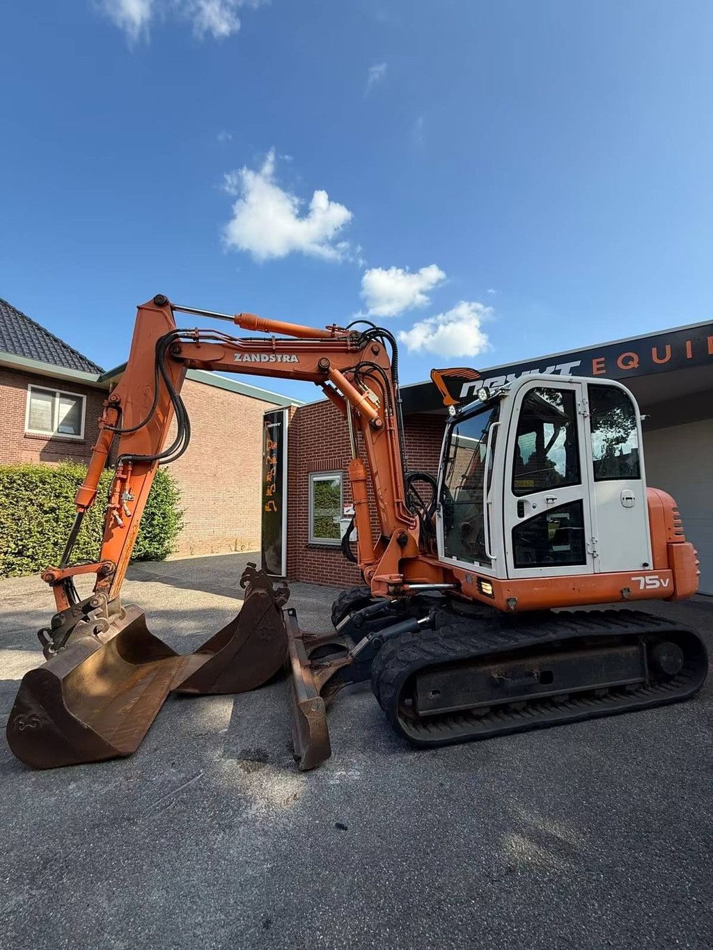 Doosan S75-V Diesel Crawler Excavator