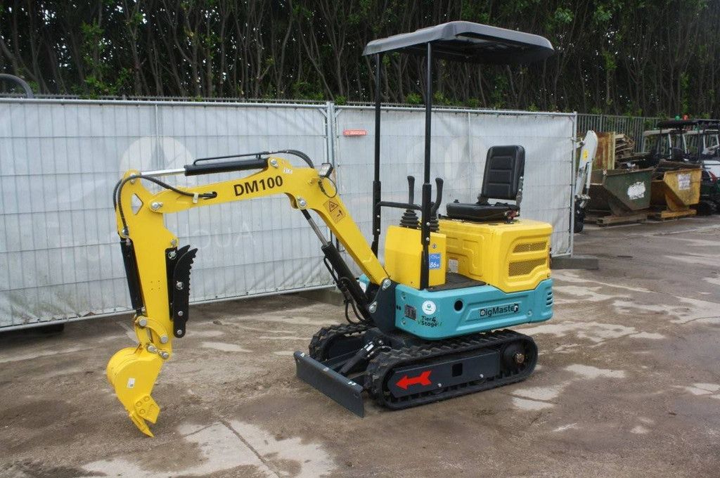 Mini excavator DigMaster DM100 Diesel 13.5hp 2025 Demo
