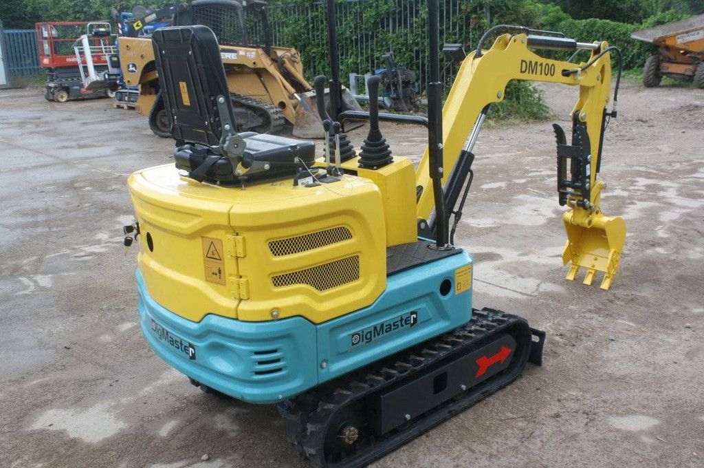 Mini excavator DigMaster DM100 Diesel 13.5hp 2025 Demo