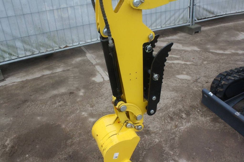 Mini excavator DigMaster DM100 Diesel 13.5hp 2025 Demo