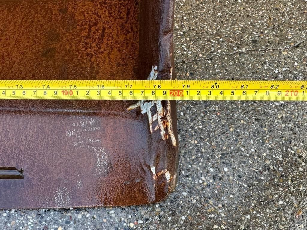 Eurosteel 200cm wide Tiltbucket / kantelbak / Schwenklöffel