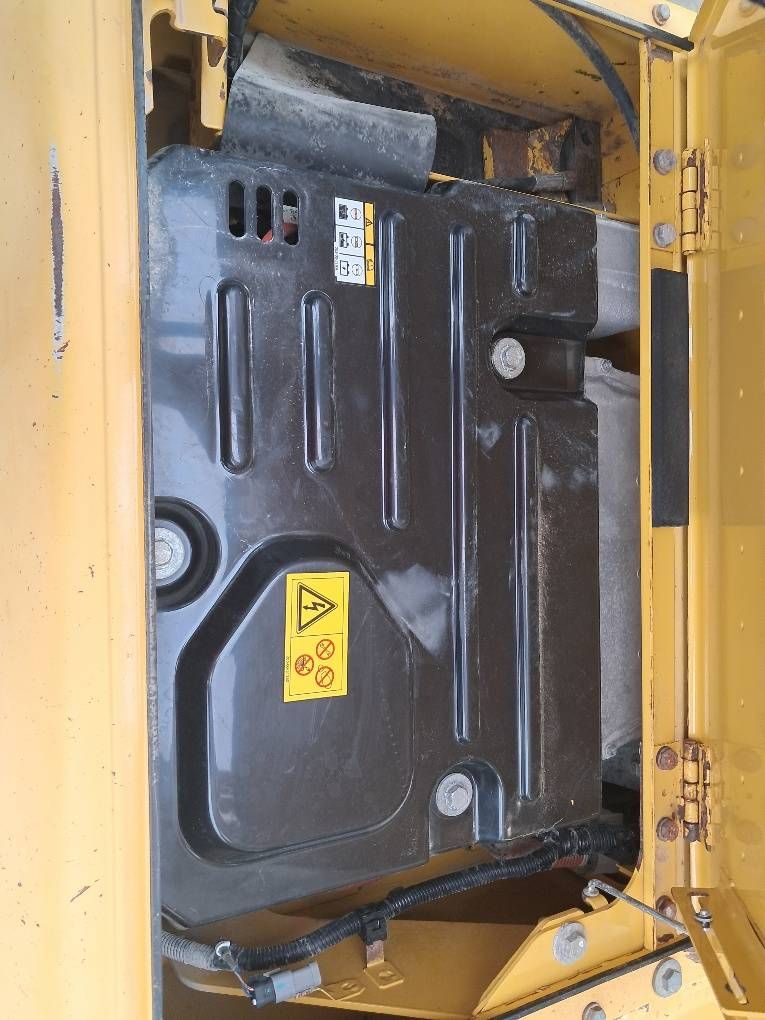 Komatsu HB365LC-3 Hybrid